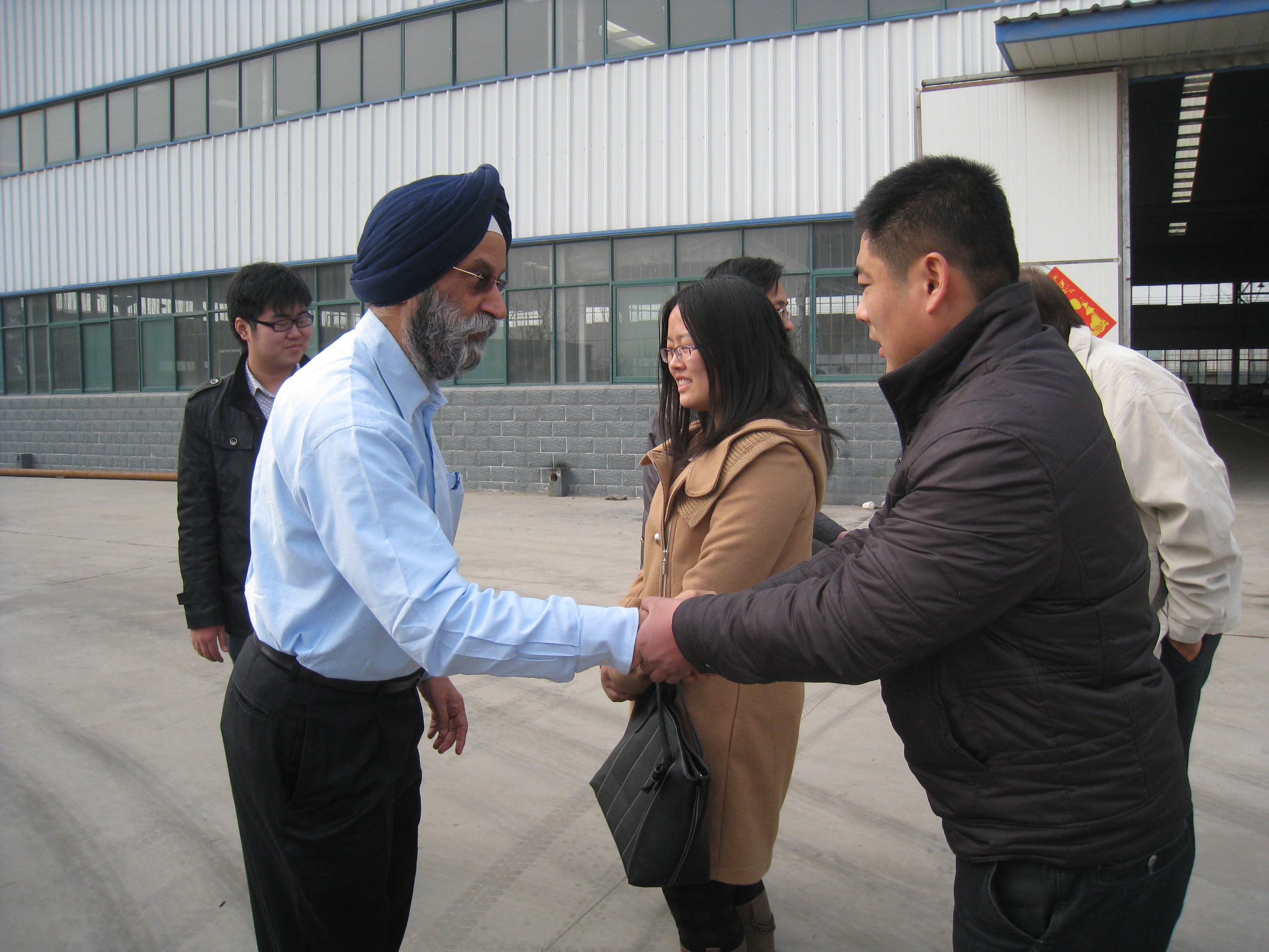 印度客戶來訪，并訂購FYL-850座駕壓路機