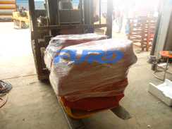 福瑞得機(jī)械座駕壓路機(jī)，平板夯成功裝車及時(shí)發(fā)貨