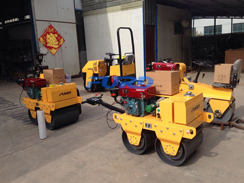 福瑞得壓路機座駕壓路機、手扶壓路機準(zhǔn)備發(fā)貨